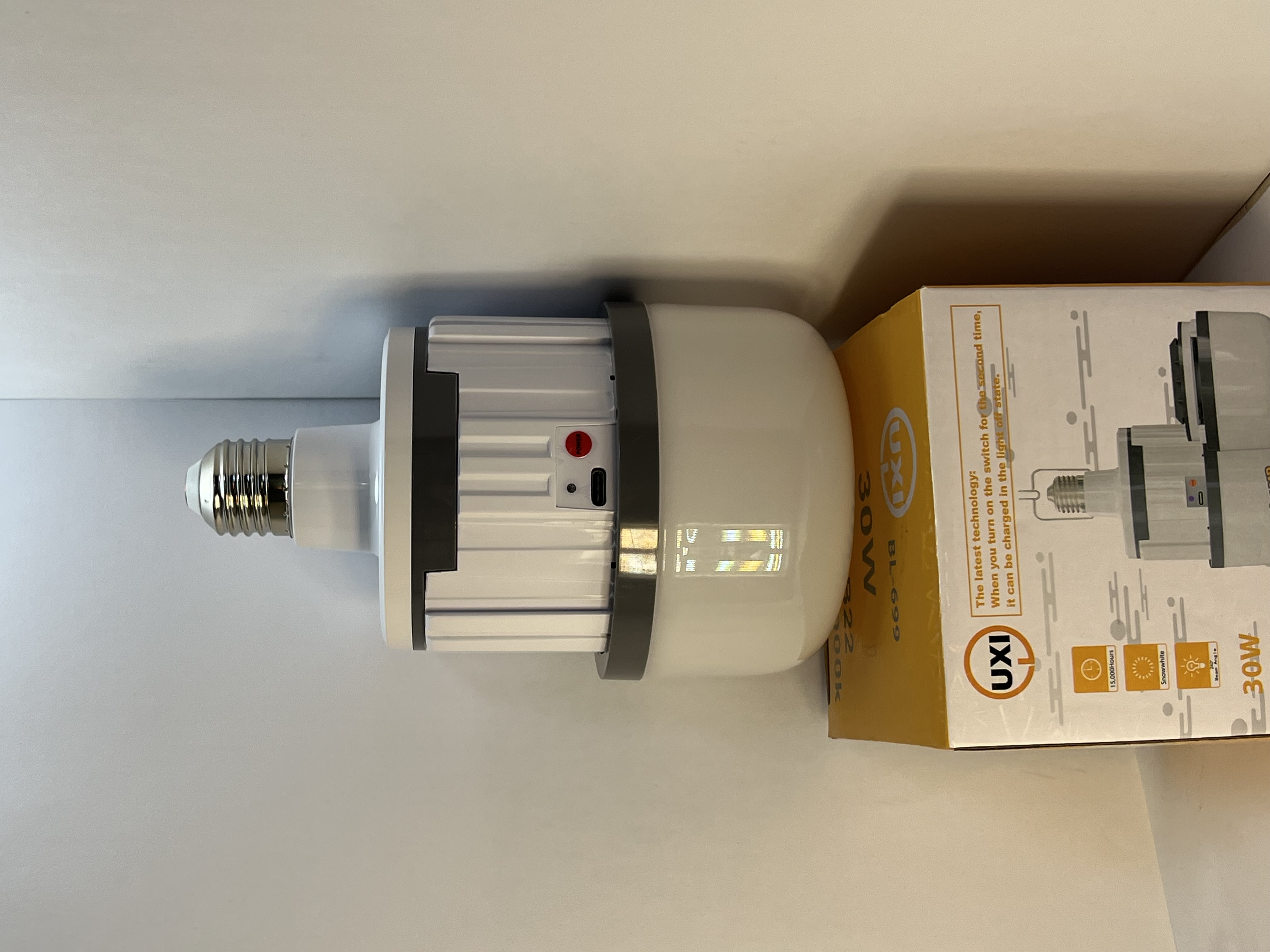 لامپ شارژی UXI مدل BL-699 ظرفیت 30 وات