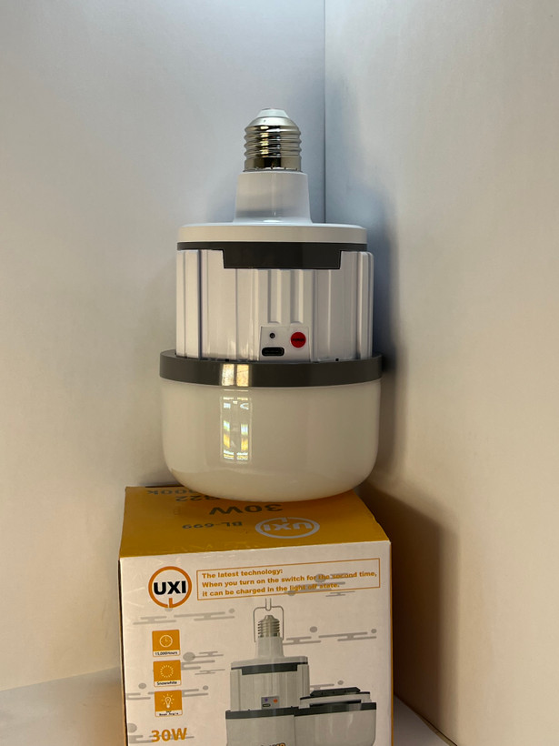لامپ شارژی UXI مدل BL-699 ظرفیت 30 وات
